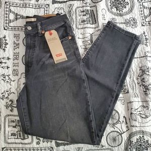 Levi's high rise boyfriend Jean
